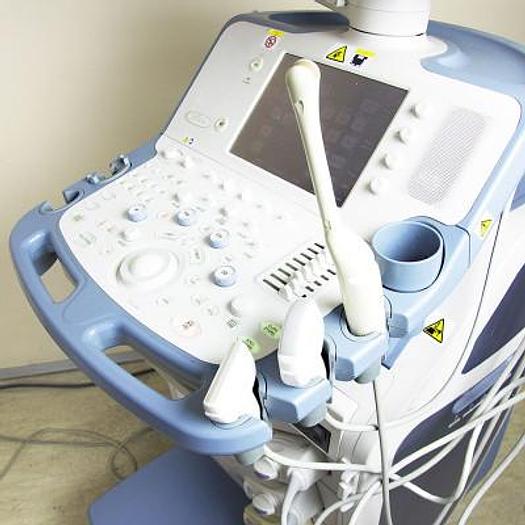 D'occasion ECHOGRAPHE TOSHIBA XARIO COULEUR DOPPLER AVEC 3 SONDES ET ÉCRAN PLAT