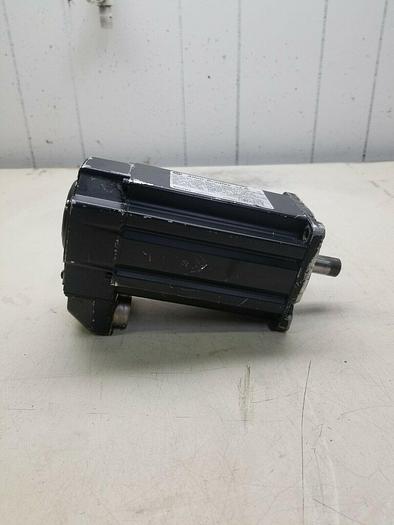 Used Allen Bradley MPL-B330P-MK22AA Servo motor Ser A UPS RED