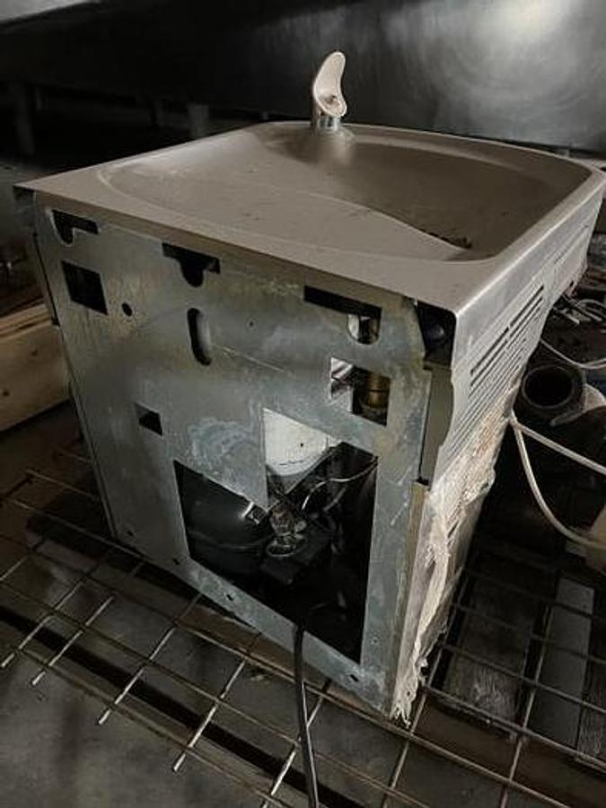 Used Used Drinking Fountain