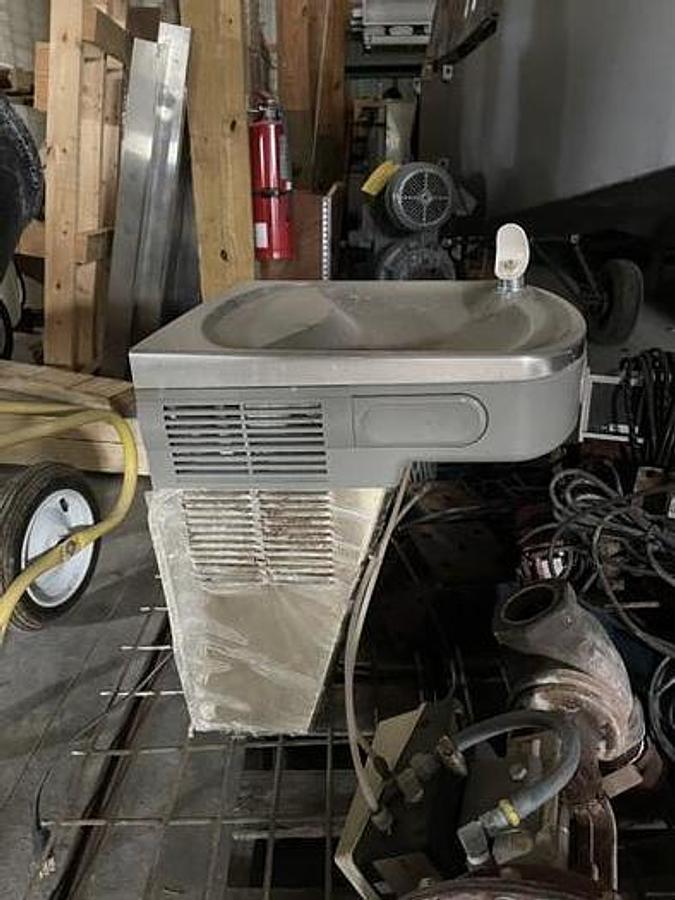 Used Used Drinking Fountain