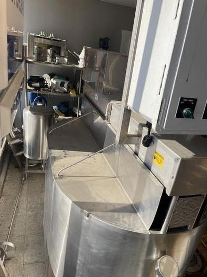 Used 200 gallon "OO" make vat