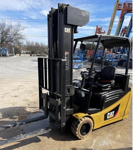 Used 2015 Caterpillar 2ET4000 3 Wheel Electric Forklift, Quad Mast
