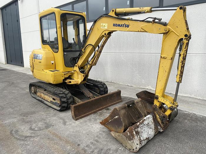 2005 KOMATSU PC27 R-8