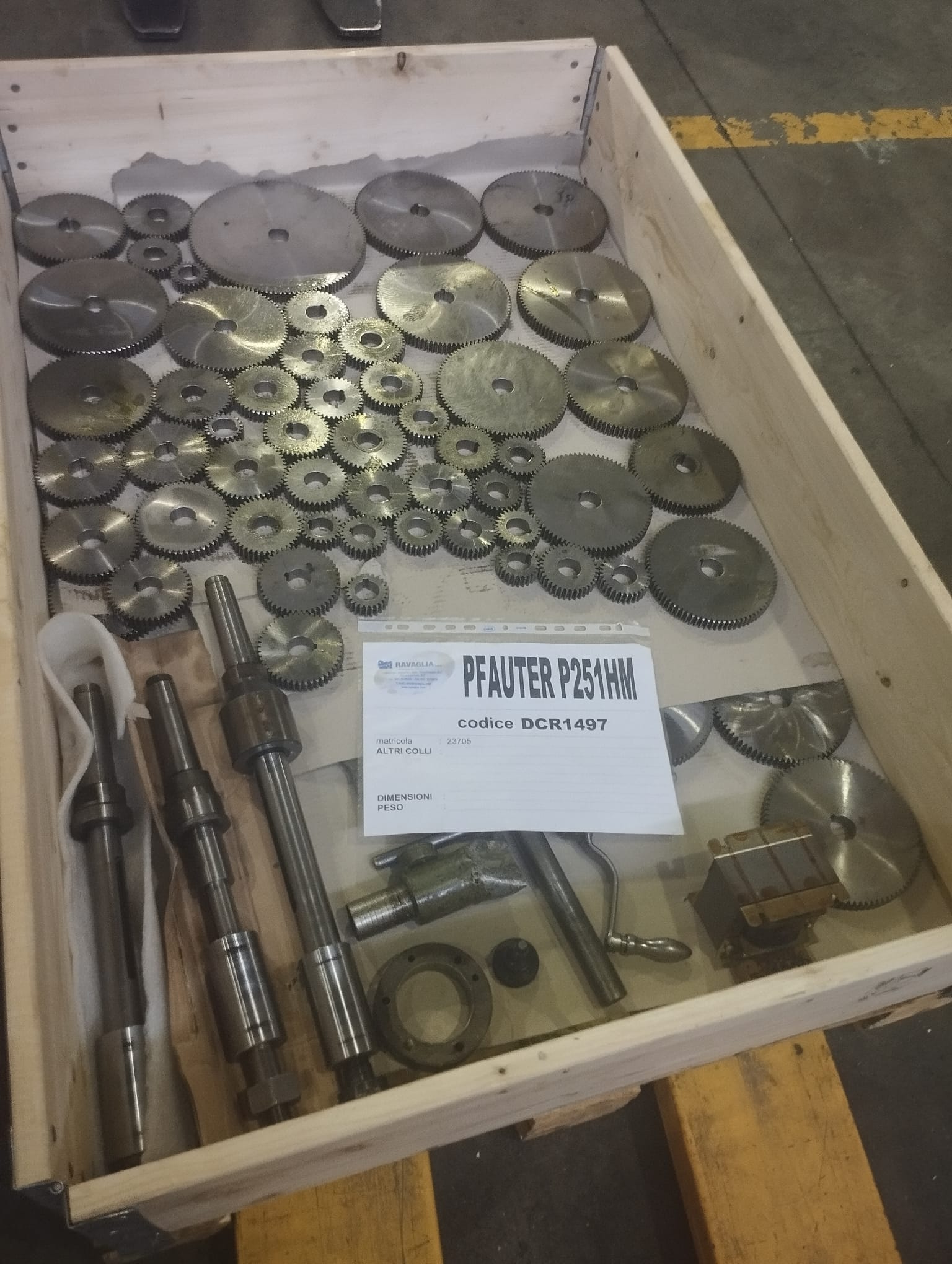 Usato Dentatrice a creatore PFAUTER P 251 HM