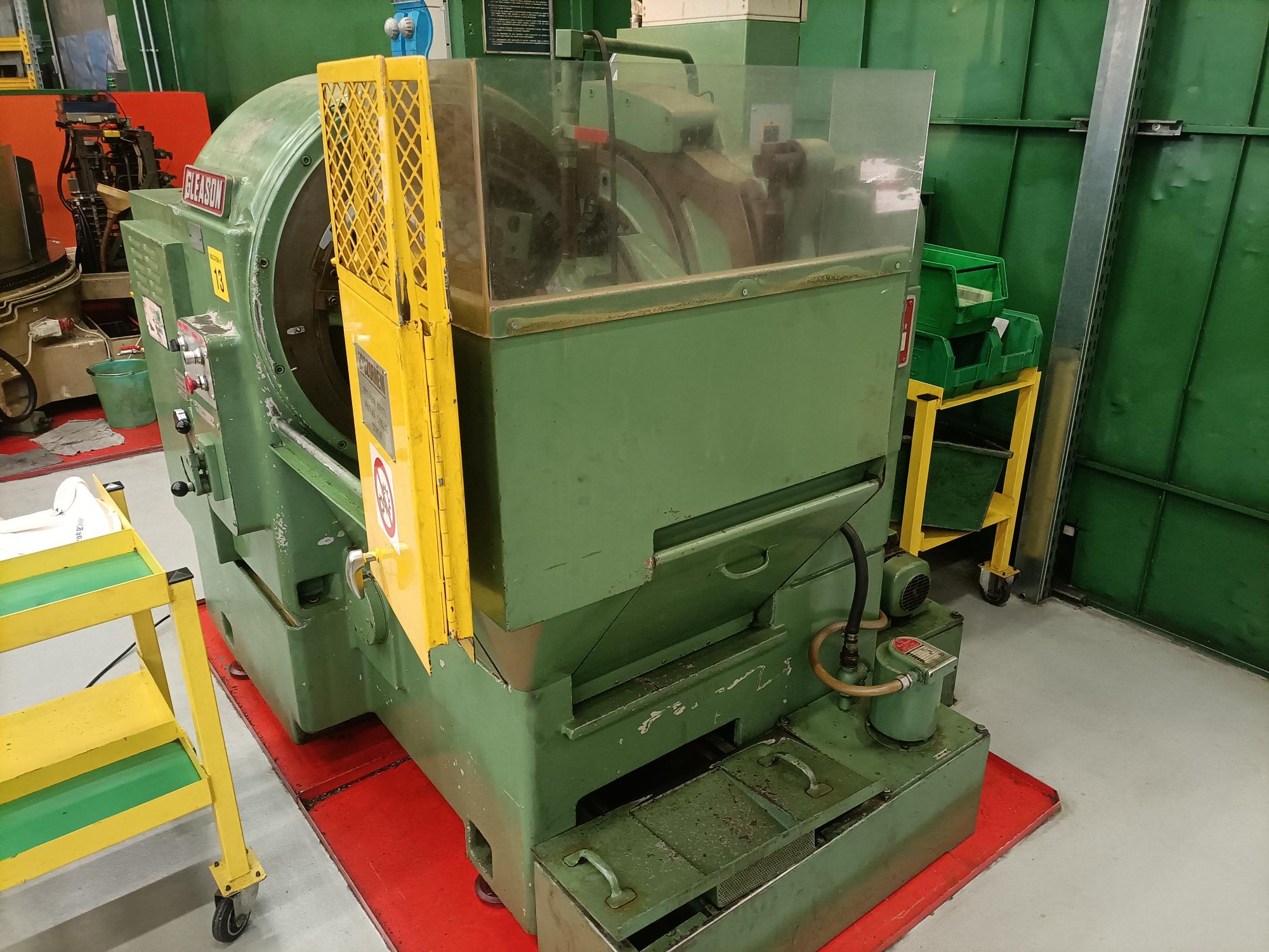 Usato Dentatrice per ingranaggi conici diritti GLEASON 710 GLEASON 710