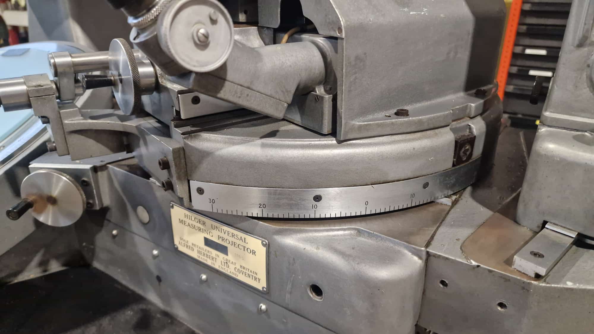 Usato Proiettore universale inclinabile HILGER