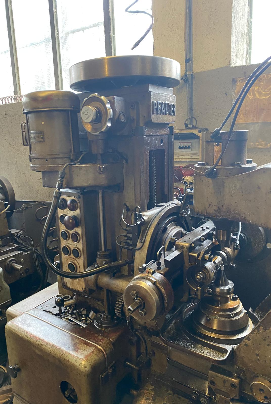 Usato Dentatrice a creatore PFAUTER RS00