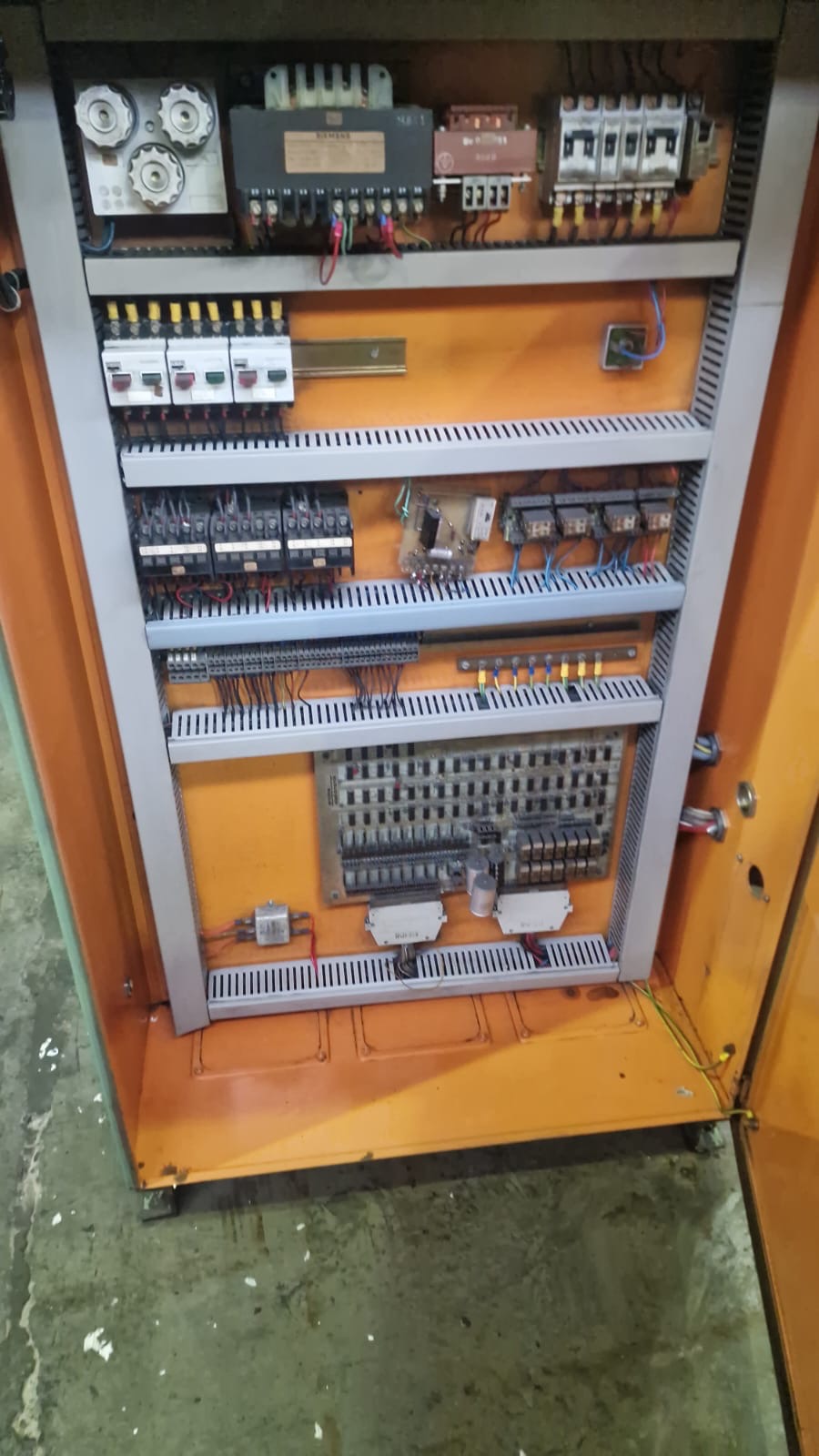 Usato Fresatrice per cremagliere DONAU KNAPP UZFM 300H