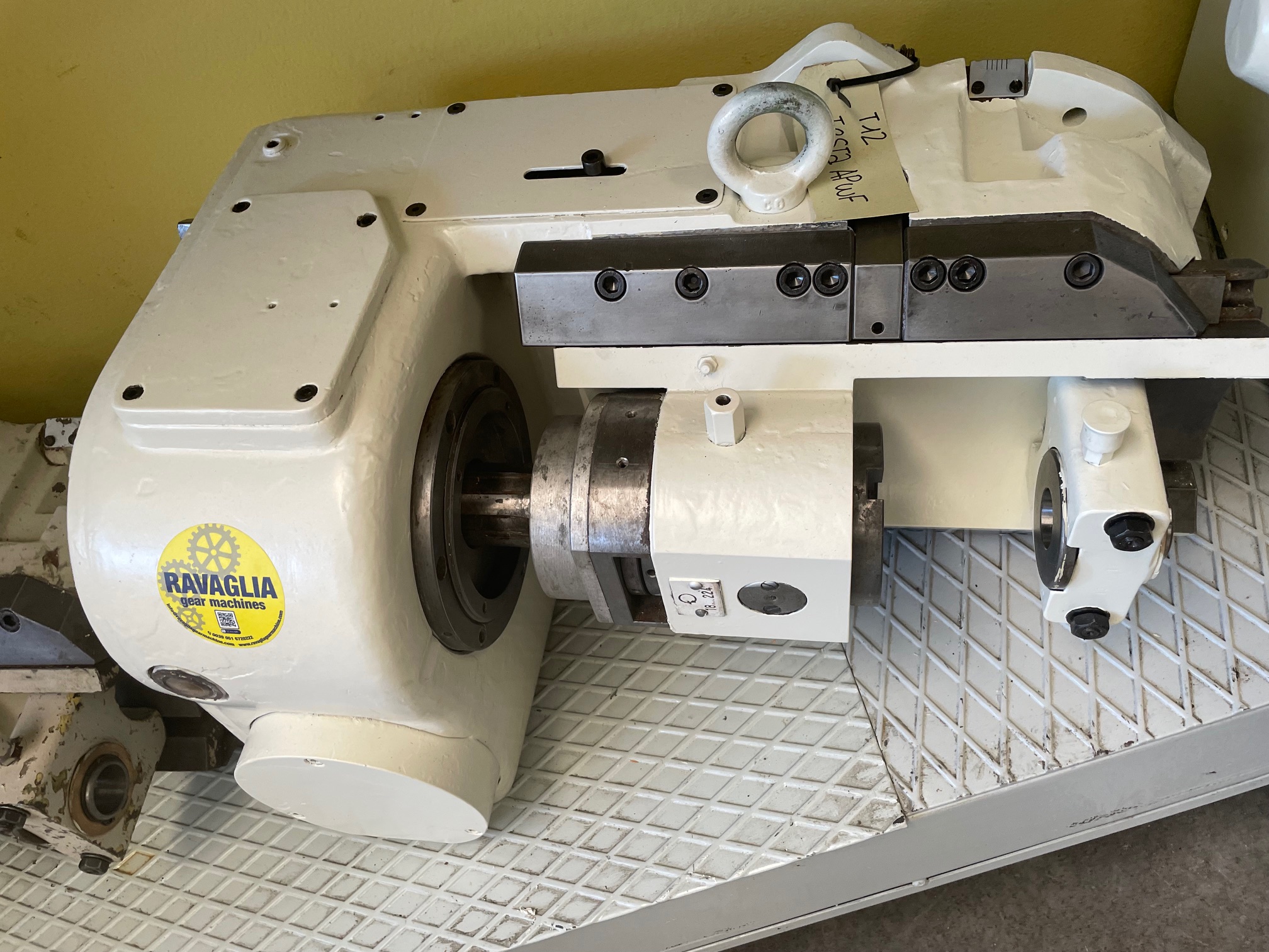 Usato Testa ApFW per fresatrici per viti e filetti HECKERT (Stock no. T12)