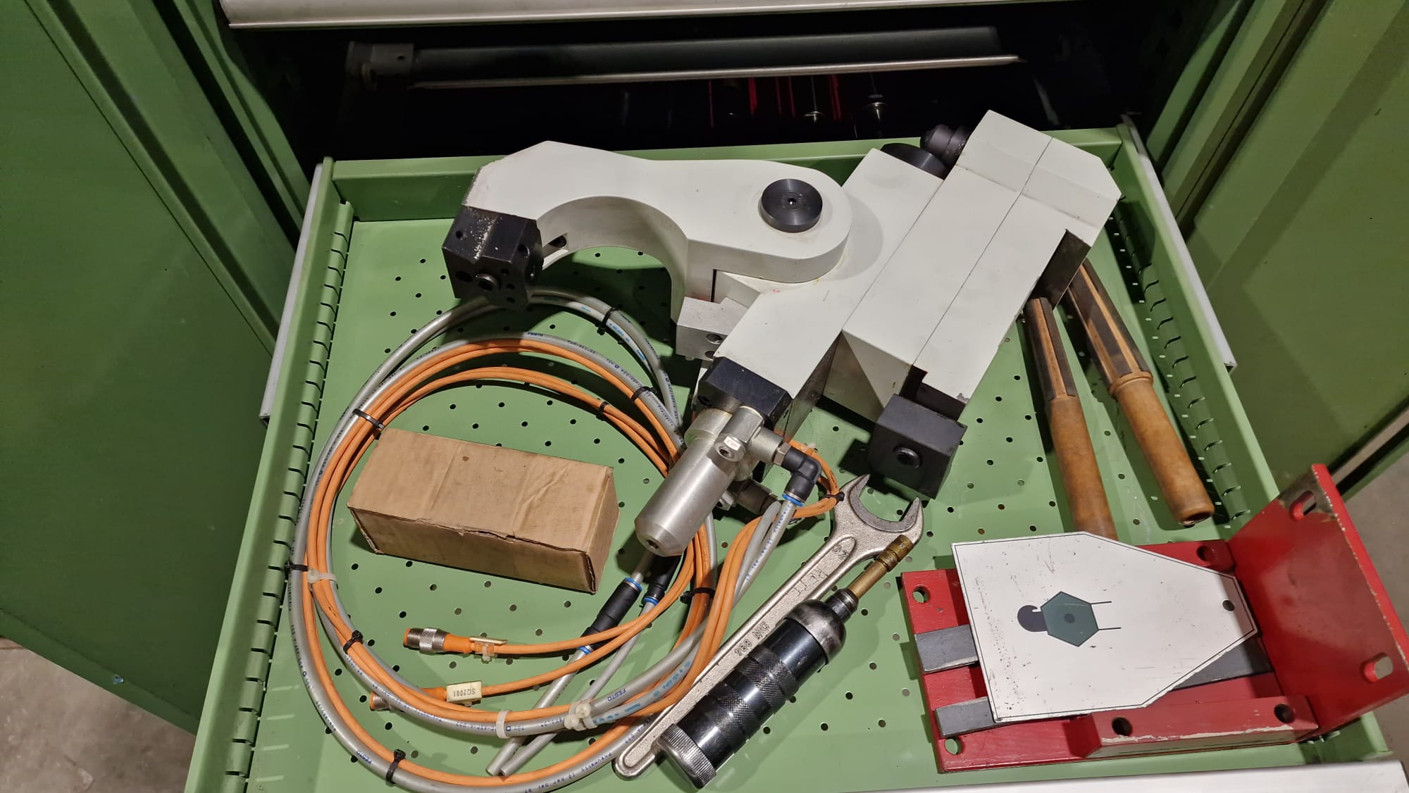 Usato Rettifica per esterni ed interni TACCHELLA ELEKTRA 1018 MPC