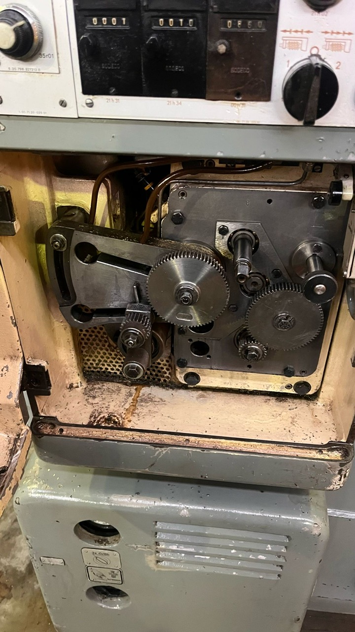 Usato Dentatrice a creatore PFAUTER P 160 V