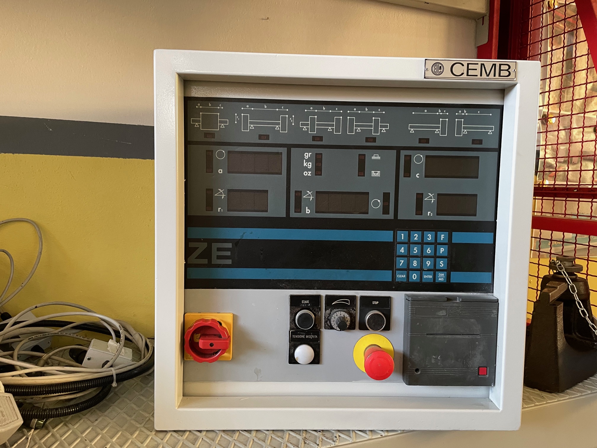Usato Equilibratrice dinamica orizzontale a misura di forze CEMB ZE 20/TC - revisionata