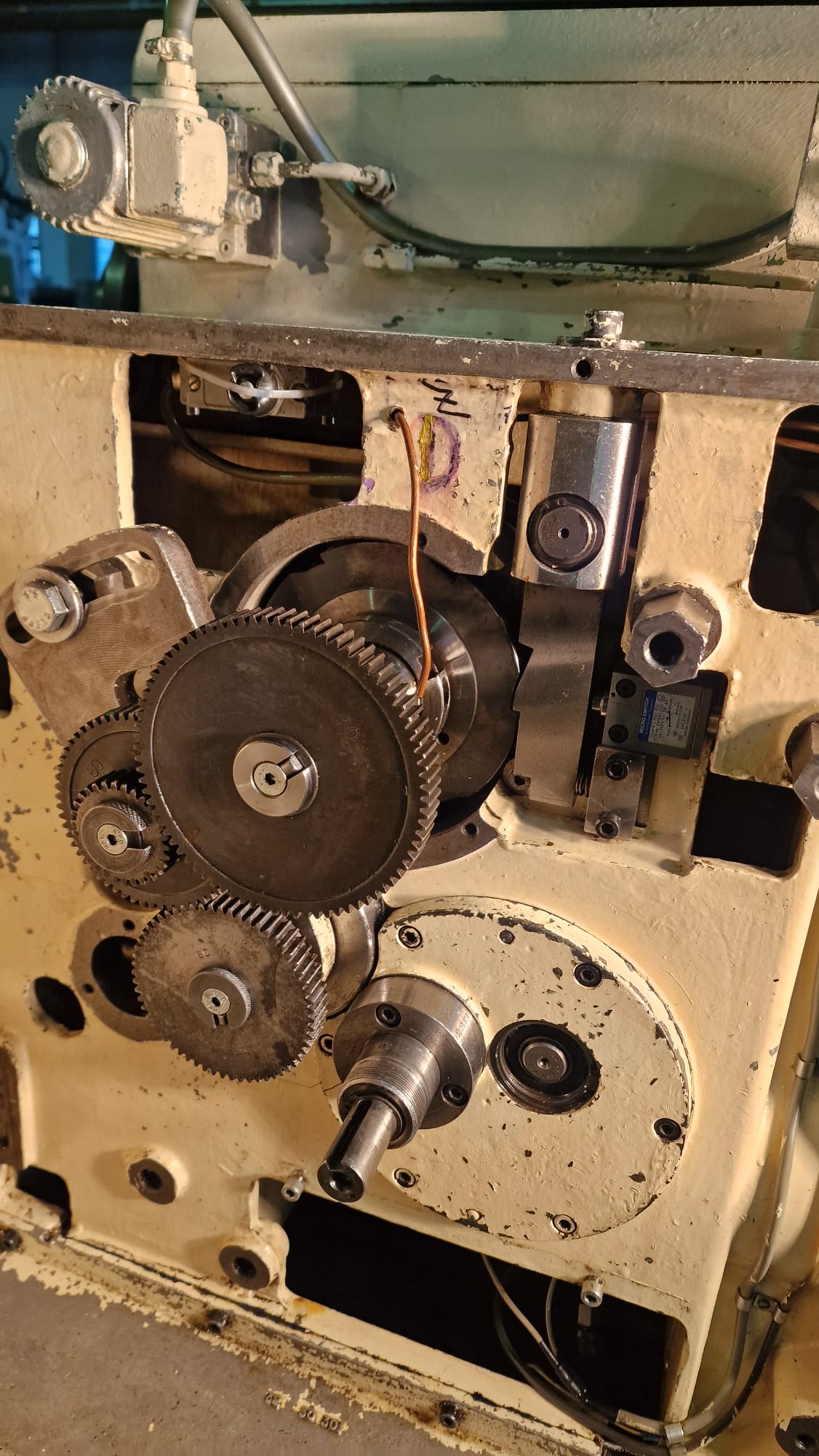 Usato Fresatrice per viti filetti e scanalati WANDERER GF 323