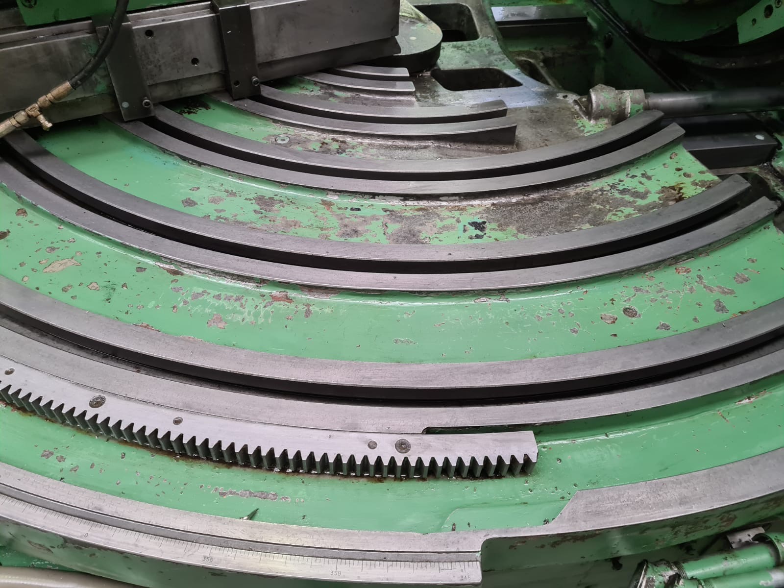 Usato Dentatrice per ingranaggi conici spiral GLEASON 645