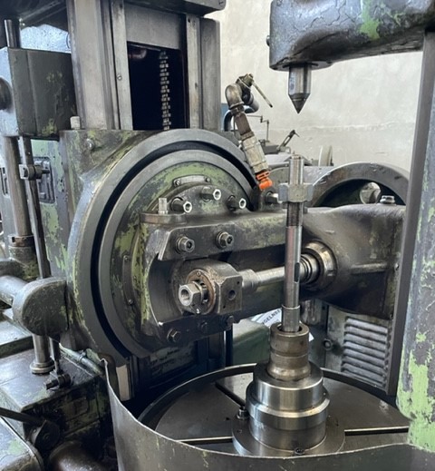 Usato Dentatrice a creatore verticale PFAUTER RS1