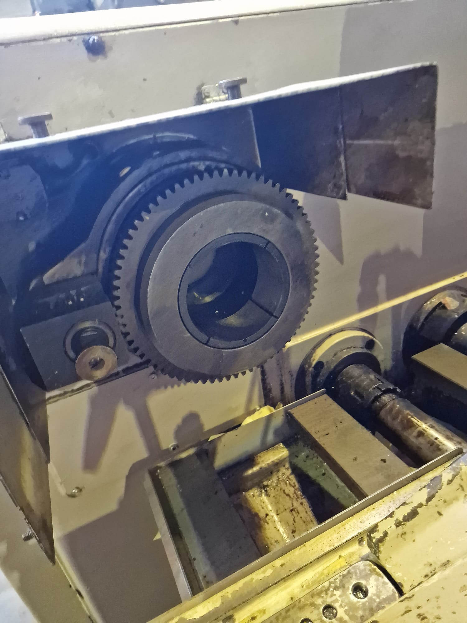 Usato Fresatrice per viti e filetti HECKERT ZFWVG 250x800