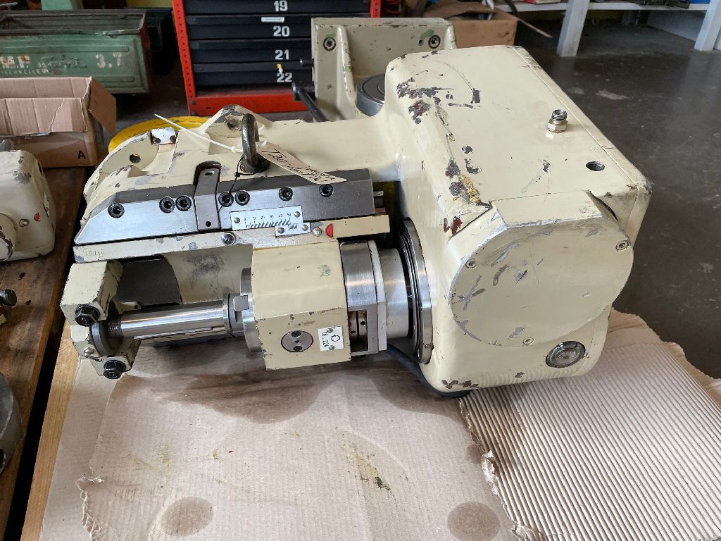 Usato Testa ApFW per fresatrici per viti e filetti HECKERT (Stock no. T20)