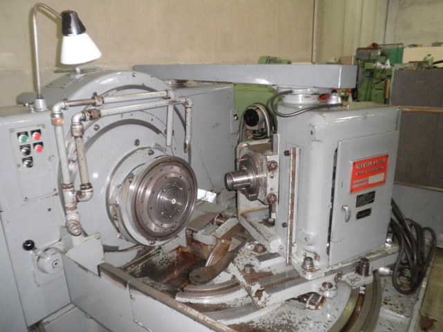 Usato Dentatrice per ingranaggi conici spiral GLEASON 118