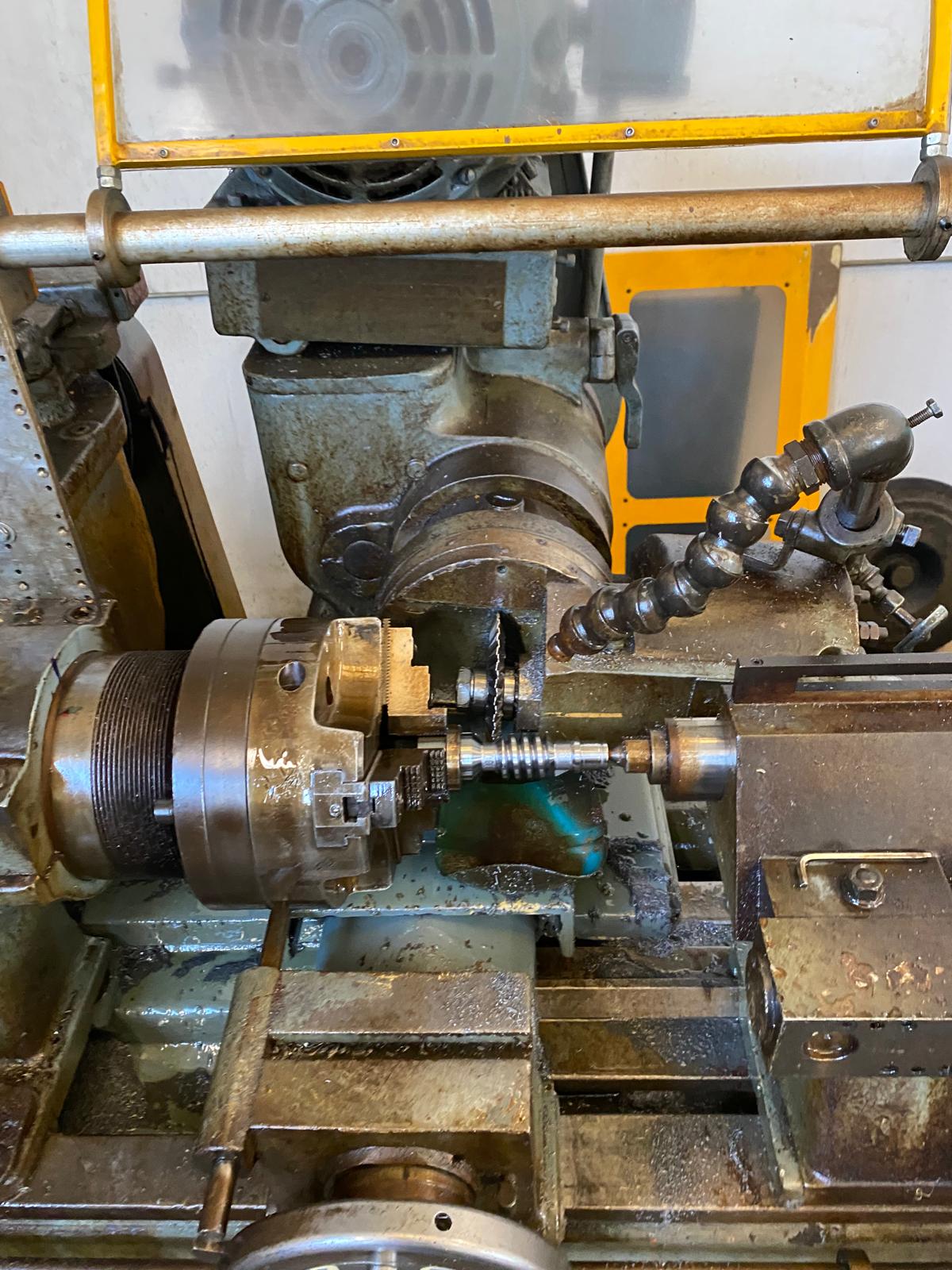 Usato Fresatrice per viti e filetti LEES BRADNER LT 320 