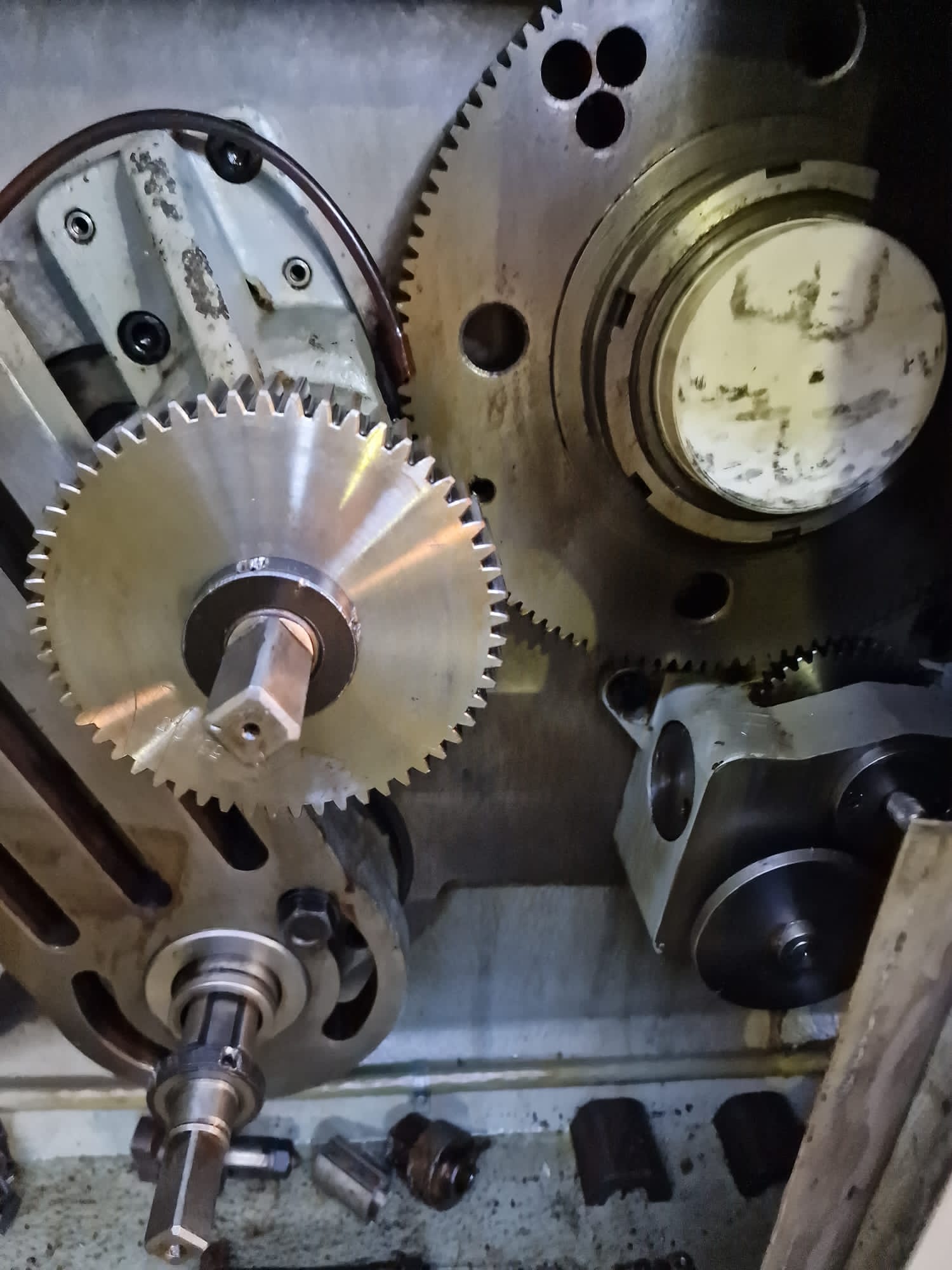 Usato Fresatrice per viti e filetti HECKERT ZFWVG 250x800