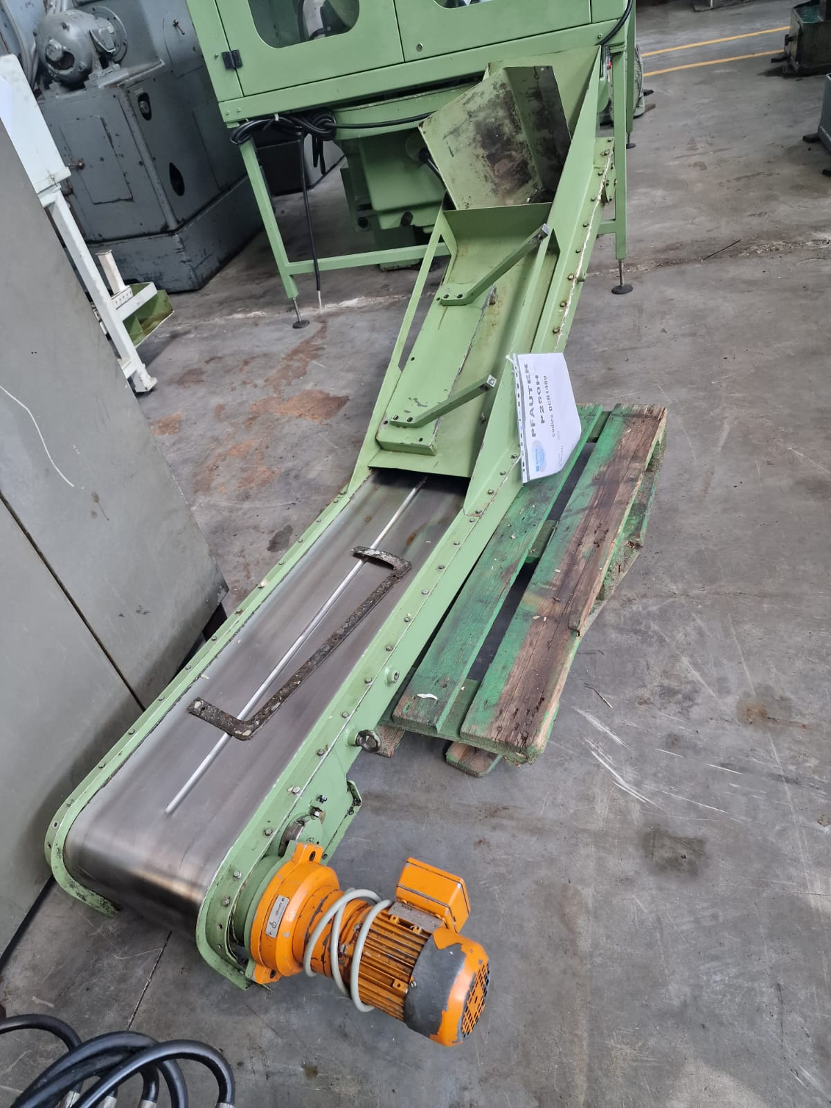 Usato Dentatrice a creatore PFAUTER P 250 H