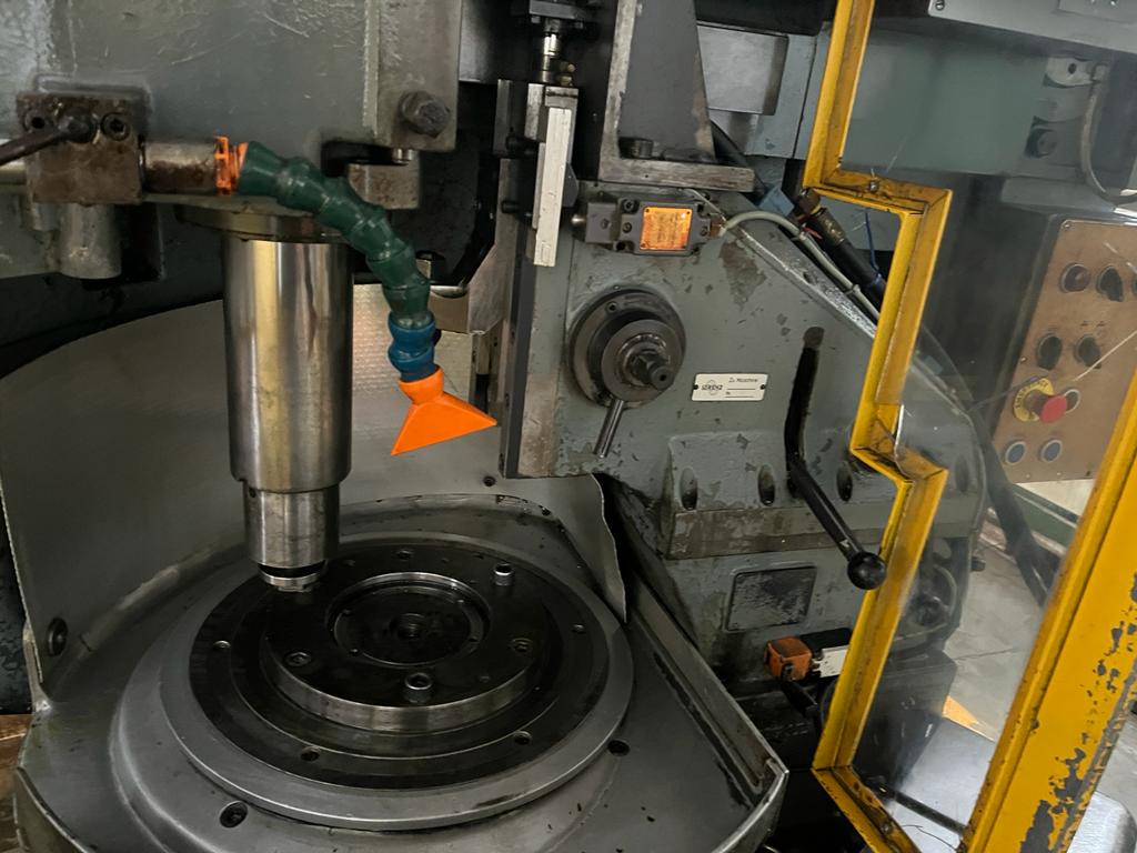 Usato Dentatrice a coltello LORENZ S8/630