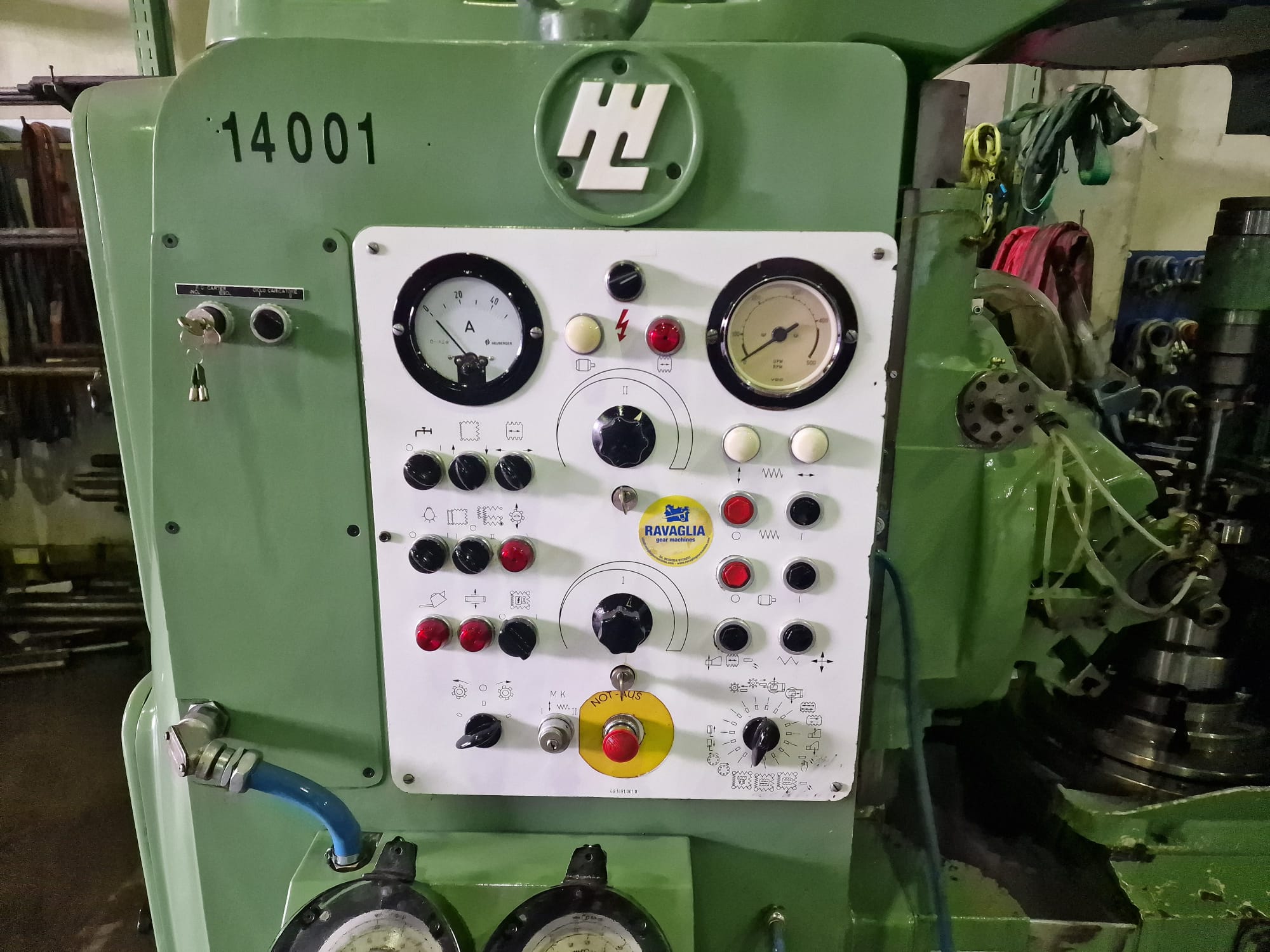 Usato Dentatrice a creatore LIEBHERR L 301