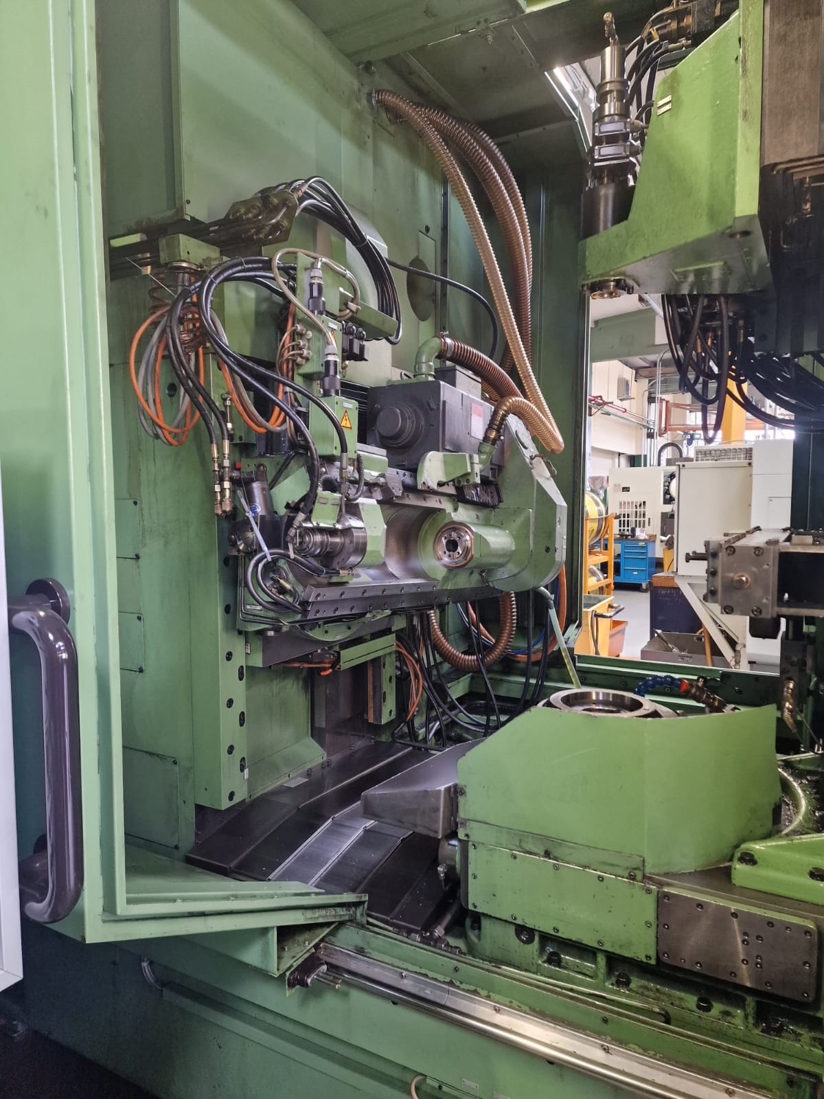 Usato Dentatrice a creatore LIEBHERR LC 752 CNC
