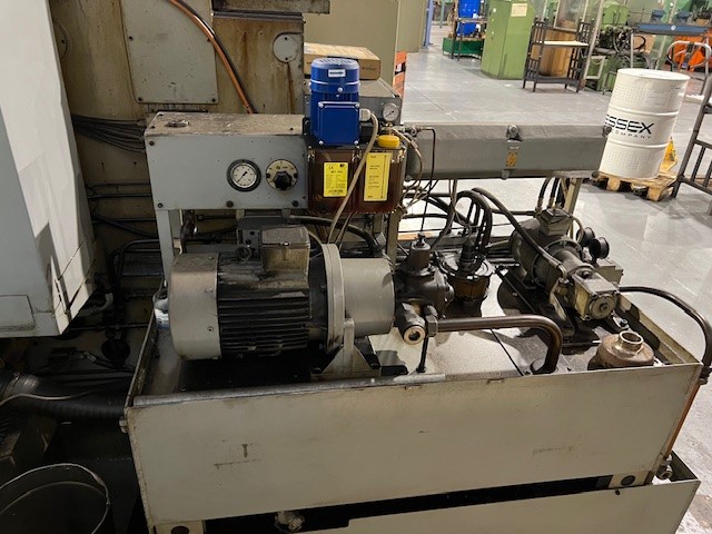 Usato Dentatrice a creatore LIEBHERR L 200 CNC