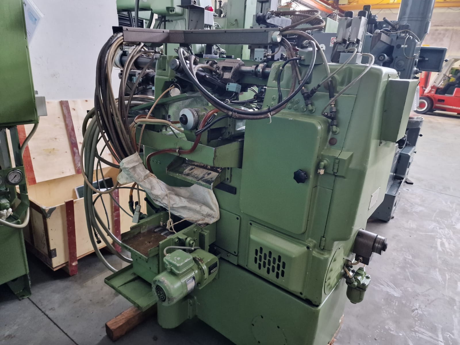 Usato Dentatrice a creatore orizzontale KÖPFER 143