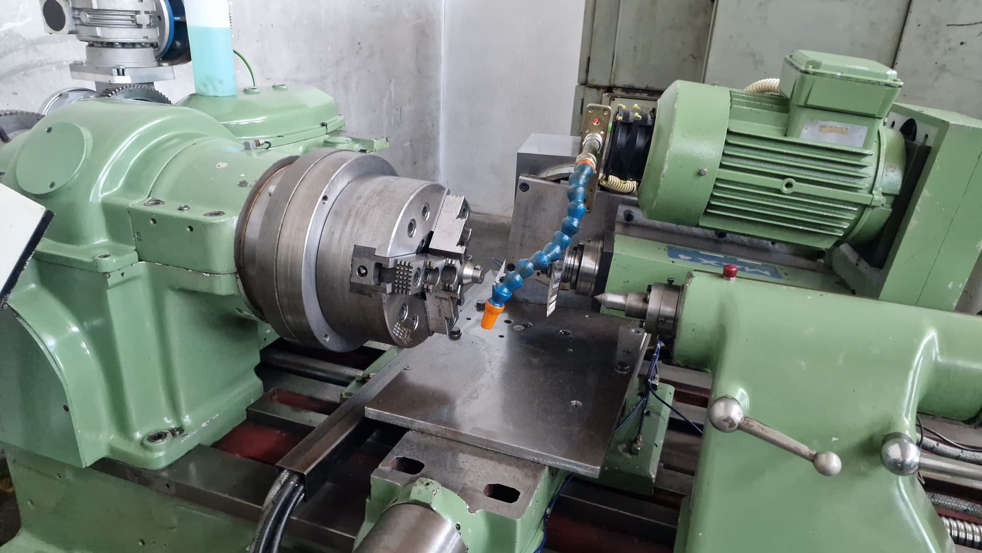 Usato Fresatrice per viti e filetti LEES BRADNER