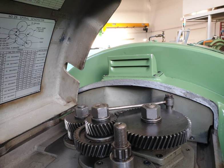 Usato Dentatrice per ingranaggi conici spirale GLEASON 26