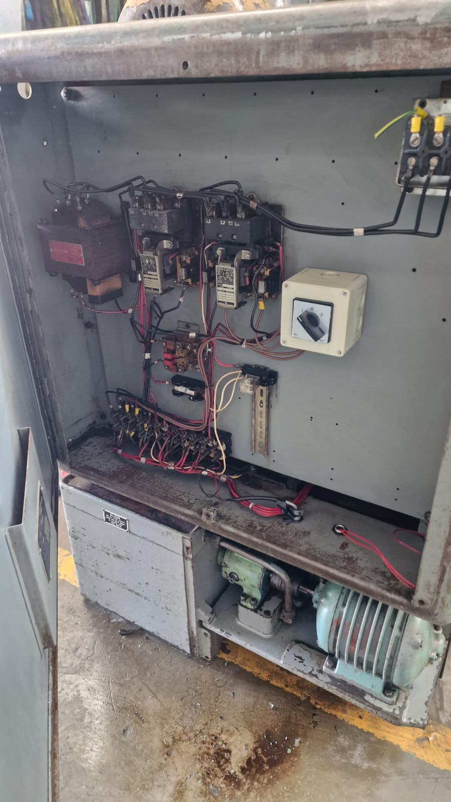 Usato Dentatrice per ingranaggi conici spiral GLEASON 116