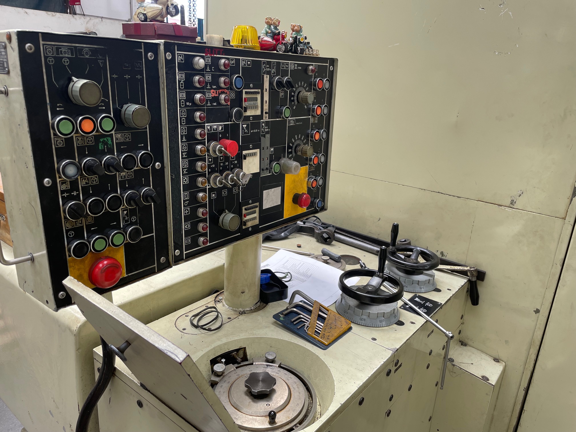 Usato Rettifica per ingranaggi NILES ZSTZ 10 H