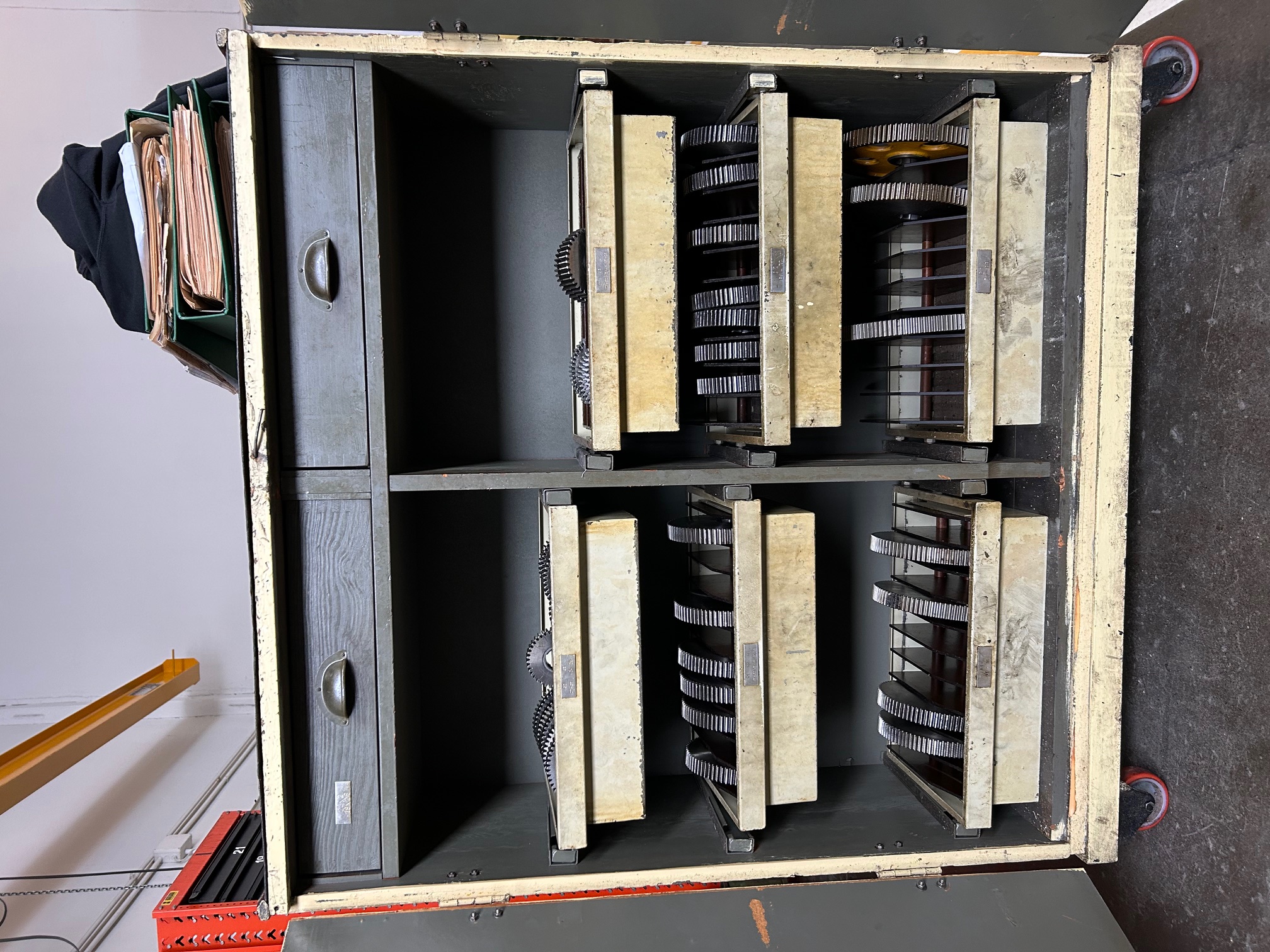 Usato Dentatrice per conici diritti MODUL ZFTK 250/1