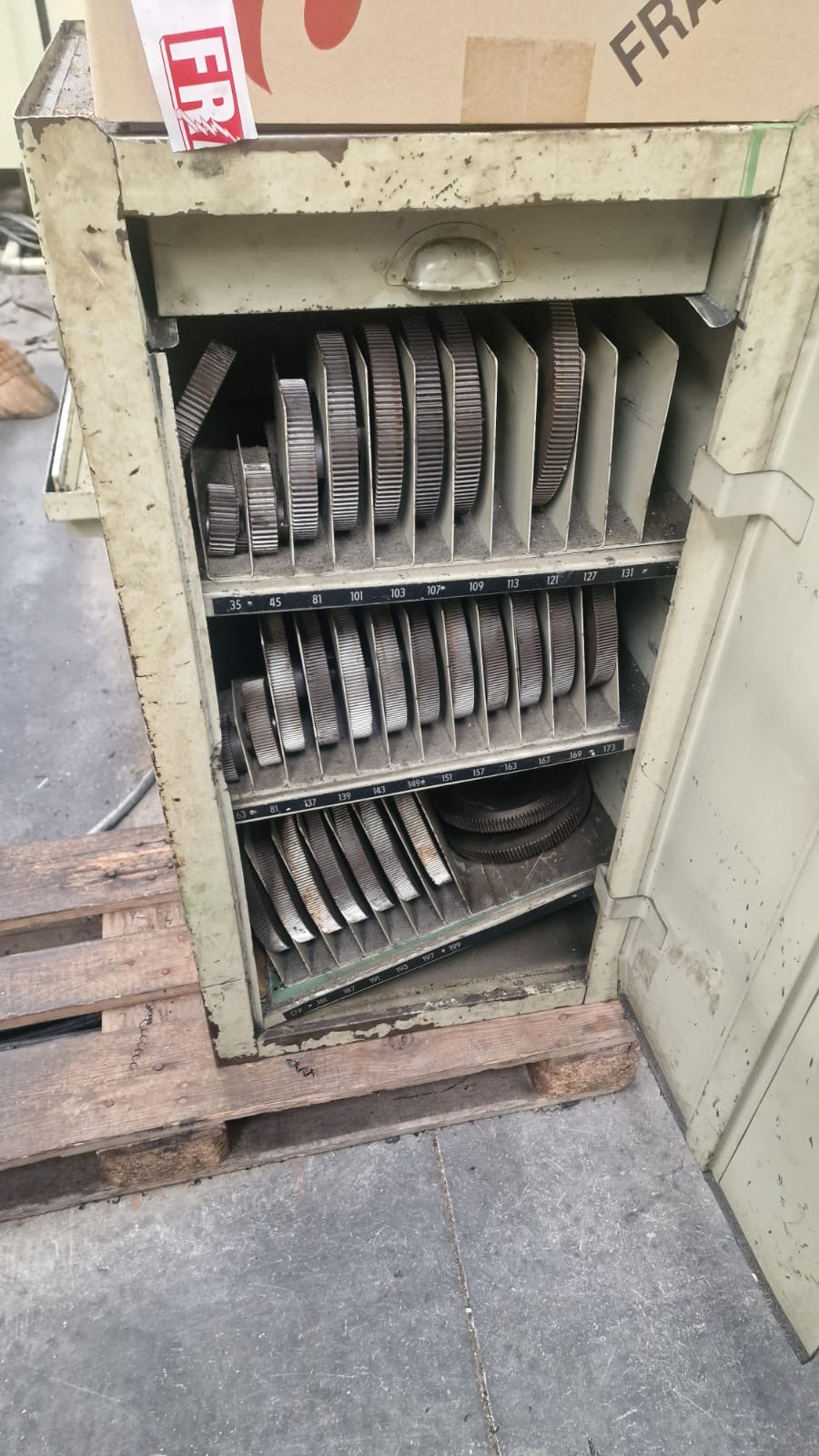 Usato Rettifica per ingranaggi NILES ZSTZ 10 H