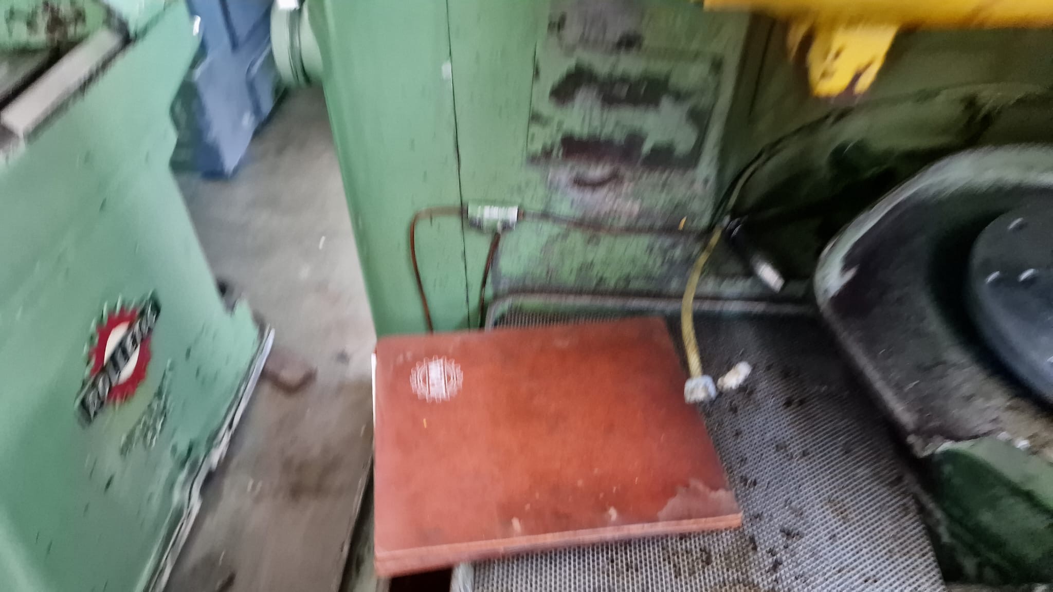 Usato Dentatrice a coltello DEMM SI 8/750