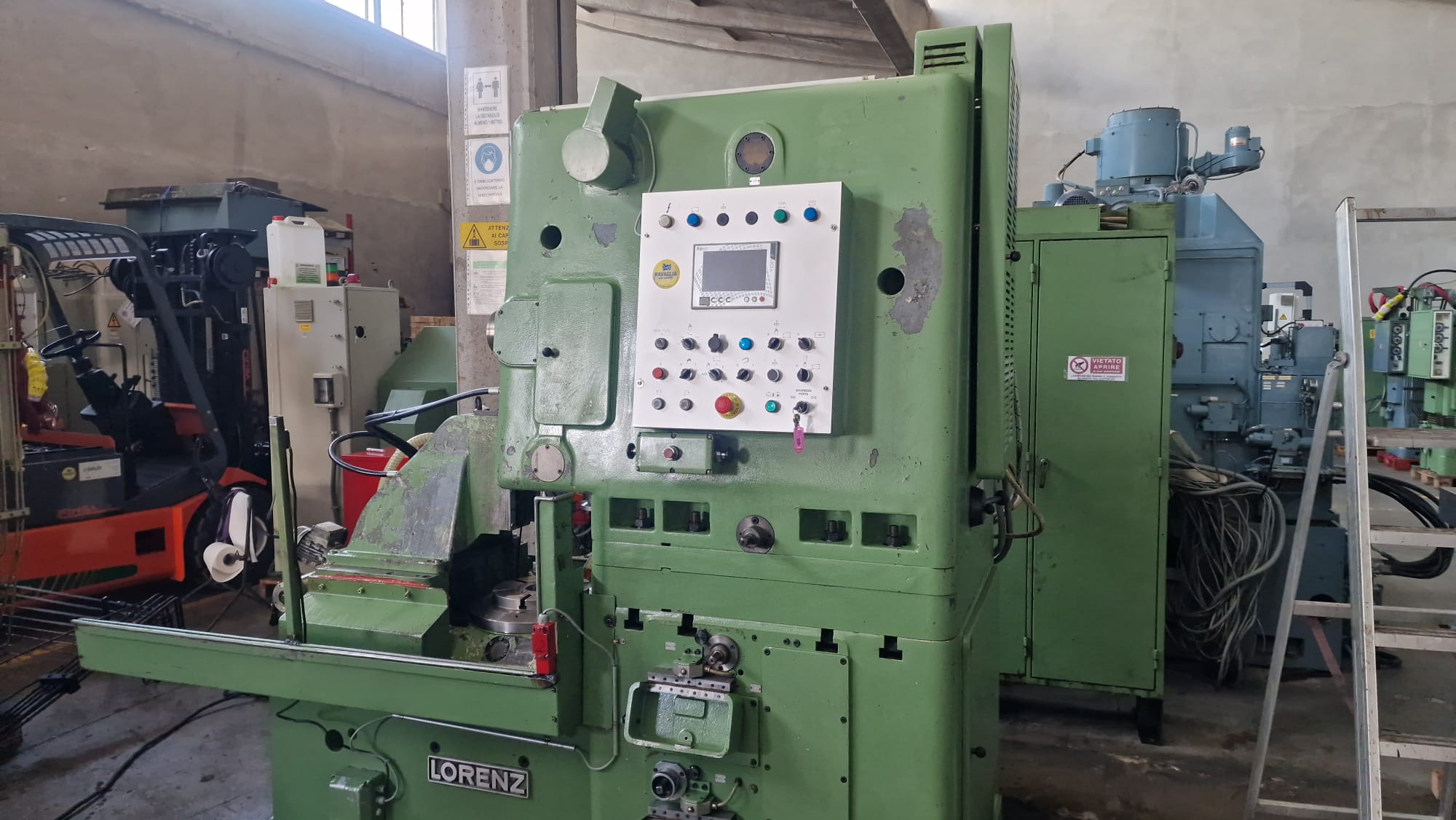 Usato Dentatrice a coltello LORENZ LS 200