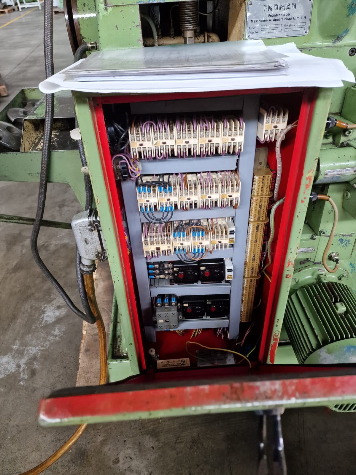 Usato Brocciatrice per chiavette FROMAG mod RA 50/425