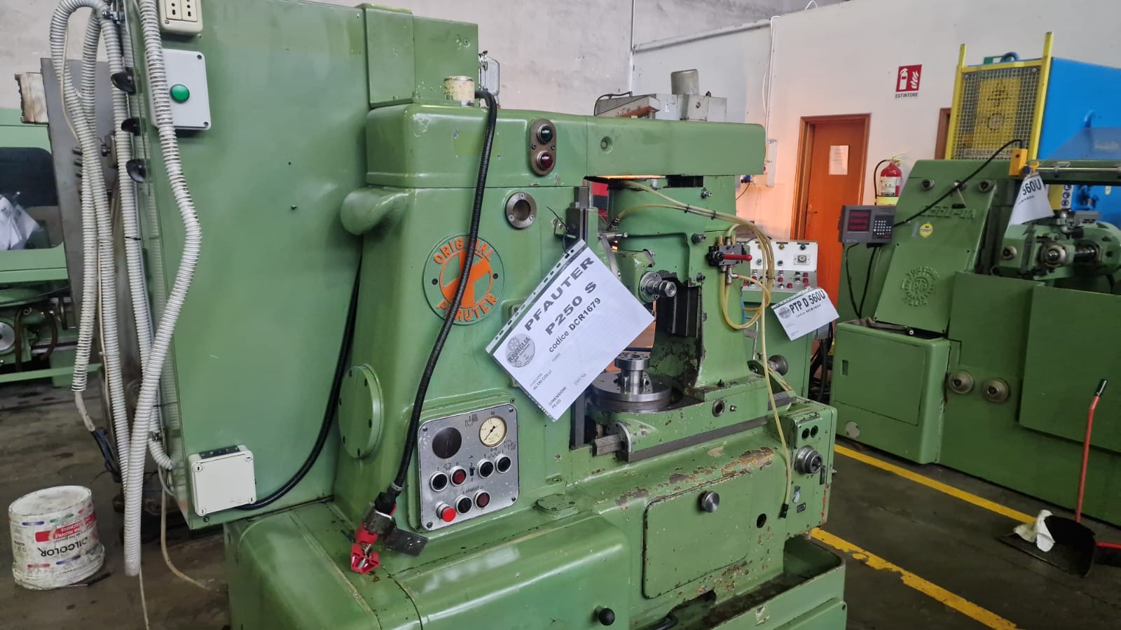 Usato Dentatrice a creatore PFAUTER P 250 S