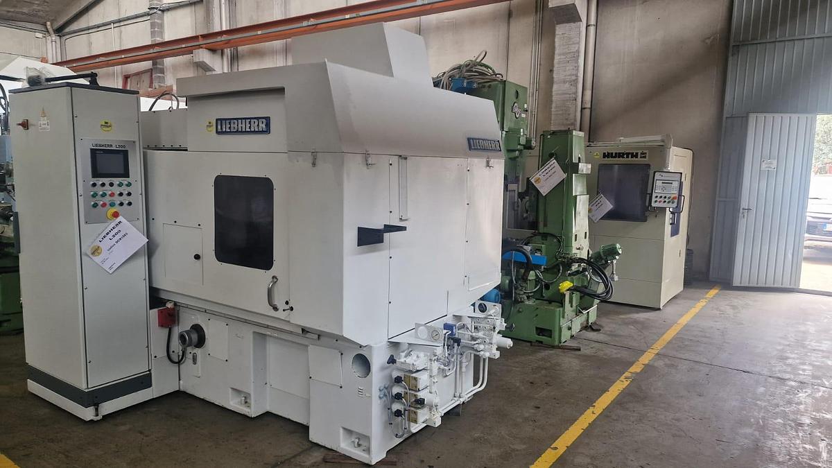 Usato Dentatrice a creatore LIEBHERR L 200
