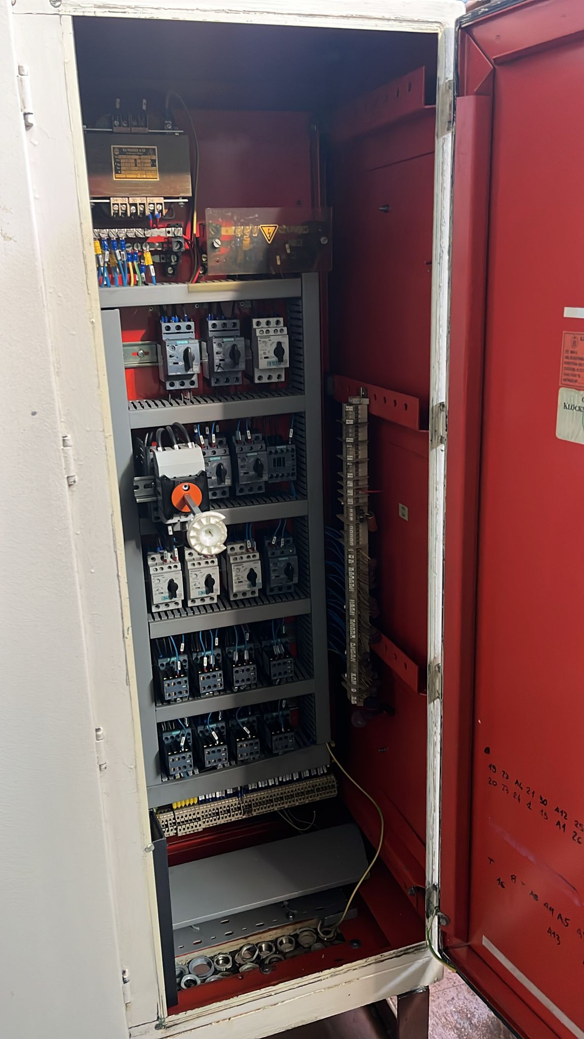 Usato Fresatrice per viti filetti e scanalati WANDERER GF 323 N