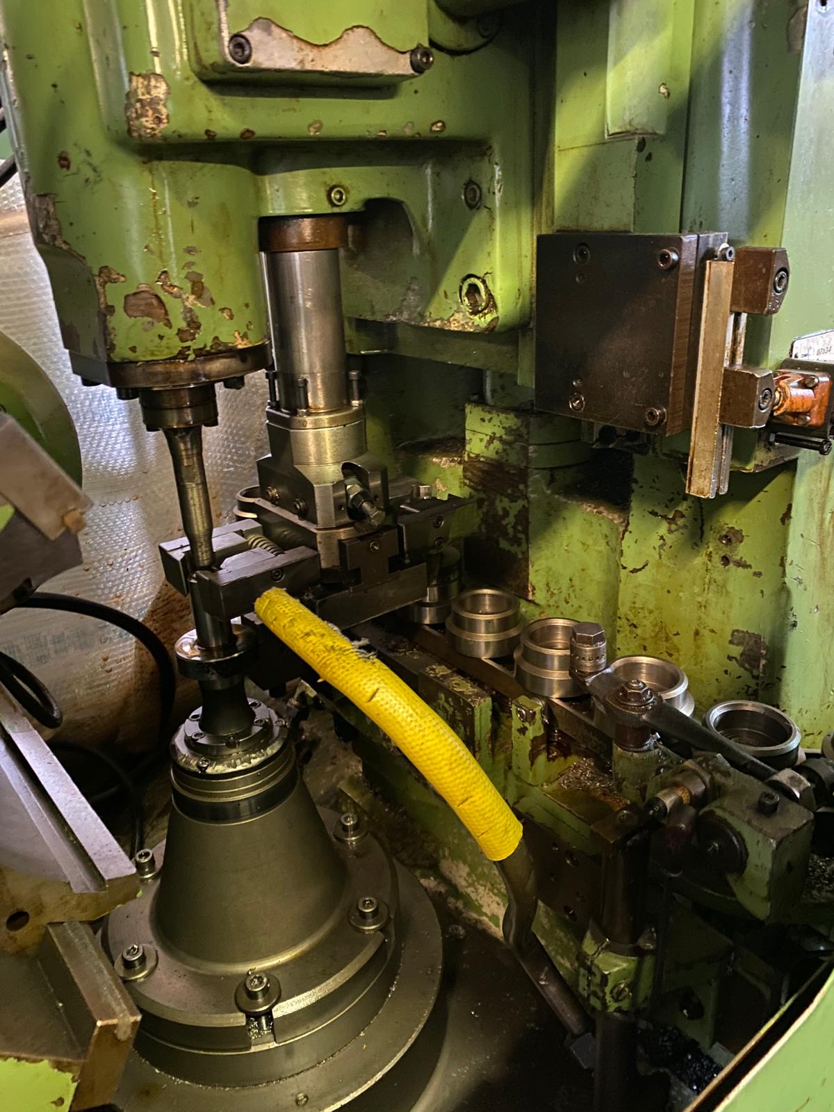 Usato Dentatrice a creatore PFAUTER PA 180