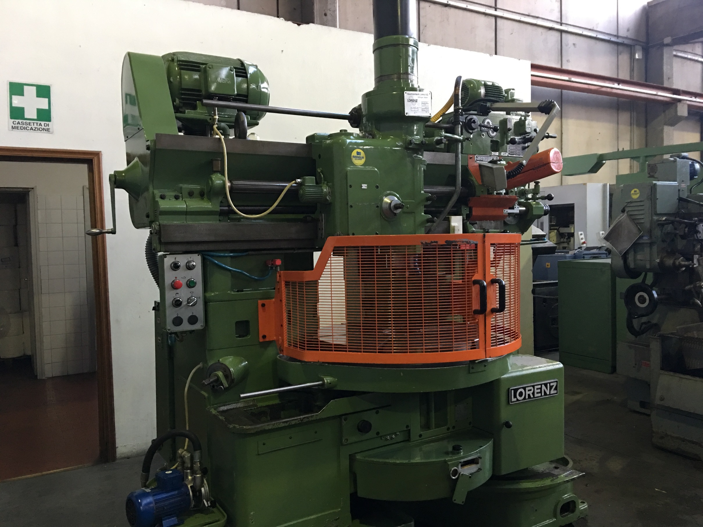 Usato Dentatrice a coltello LORENZ SJ7/1000