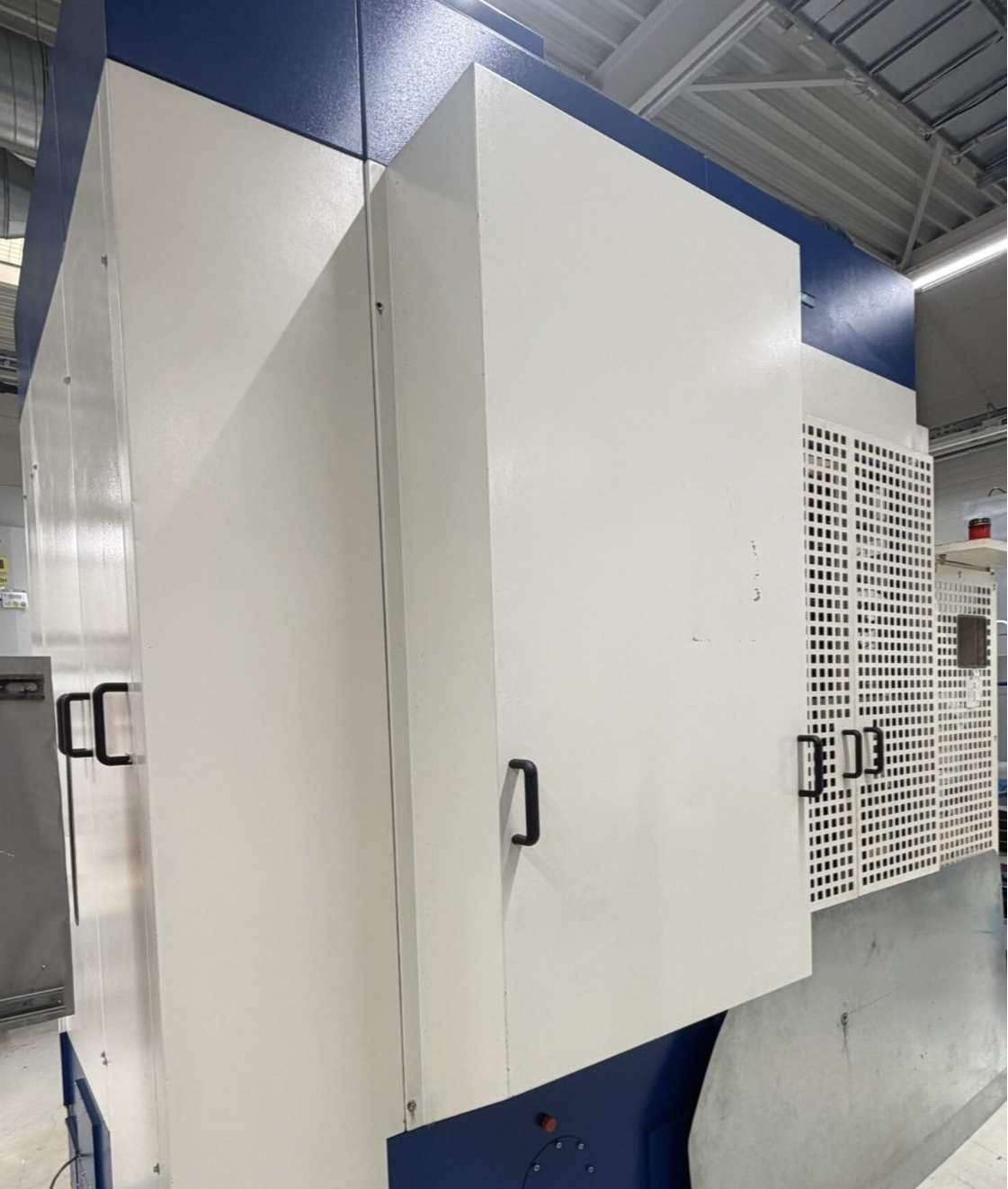 Usato Dentatrice a creatore SAMPUTENSILI WF350 CNC - SIEMENS 840C - 2002