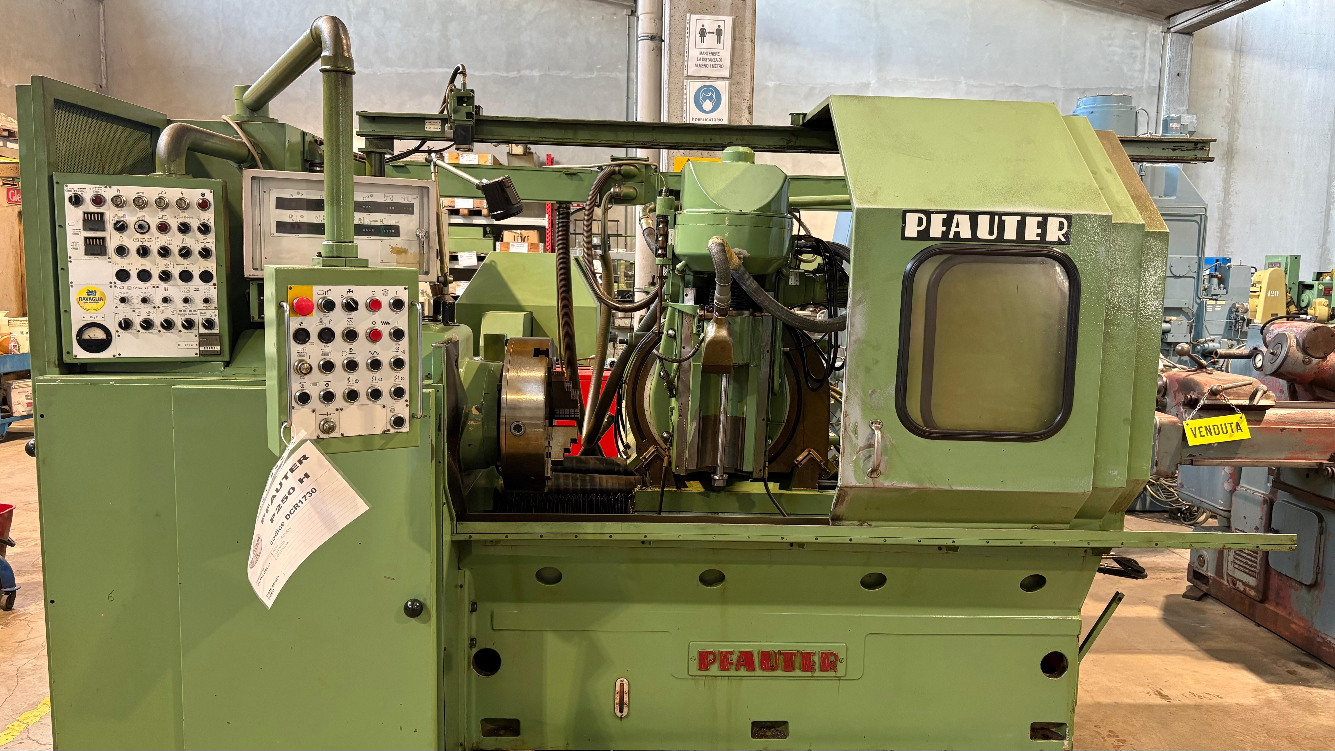 Usato Dentatrice a creatore PFAUTER P 250 H