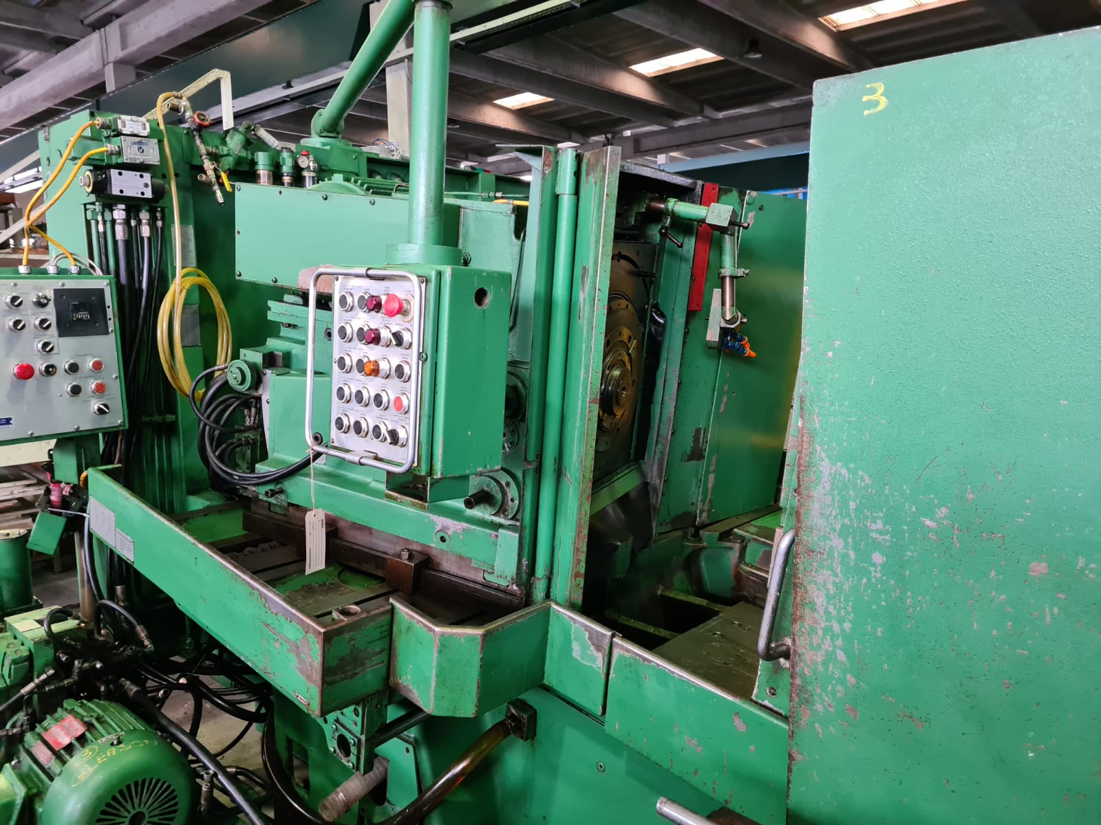 Usato Dentatrice per ingranaggi conici spiral GLEASON 666