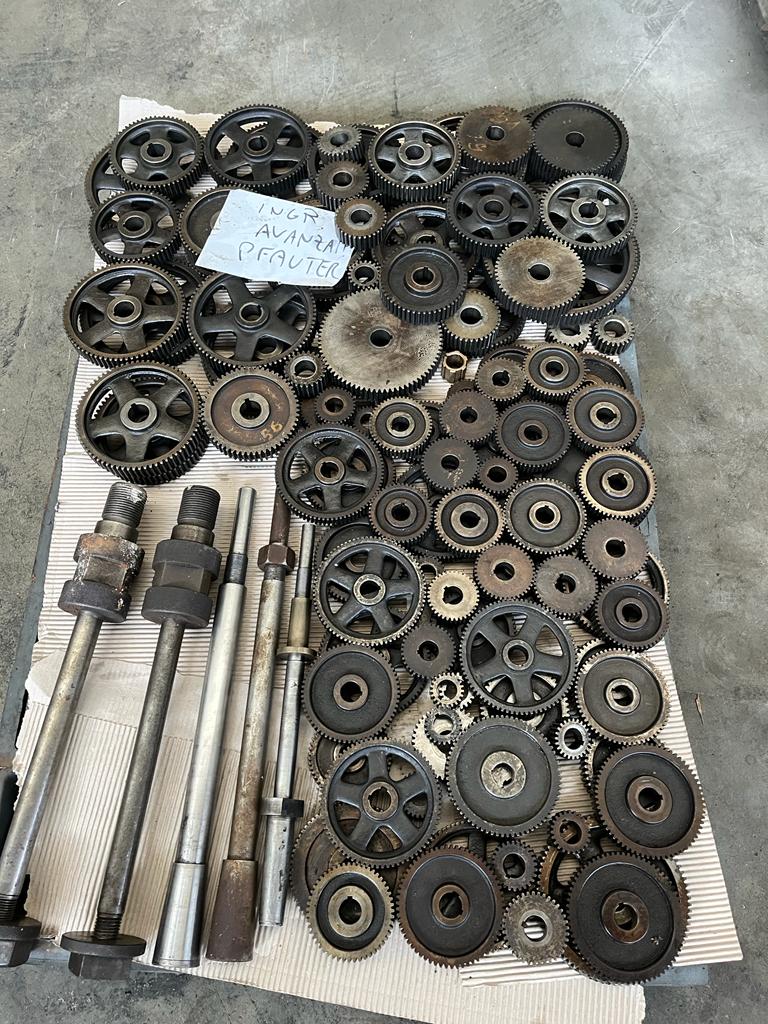 Usato Dentatrice a creatore verticale PFAUTER RS1