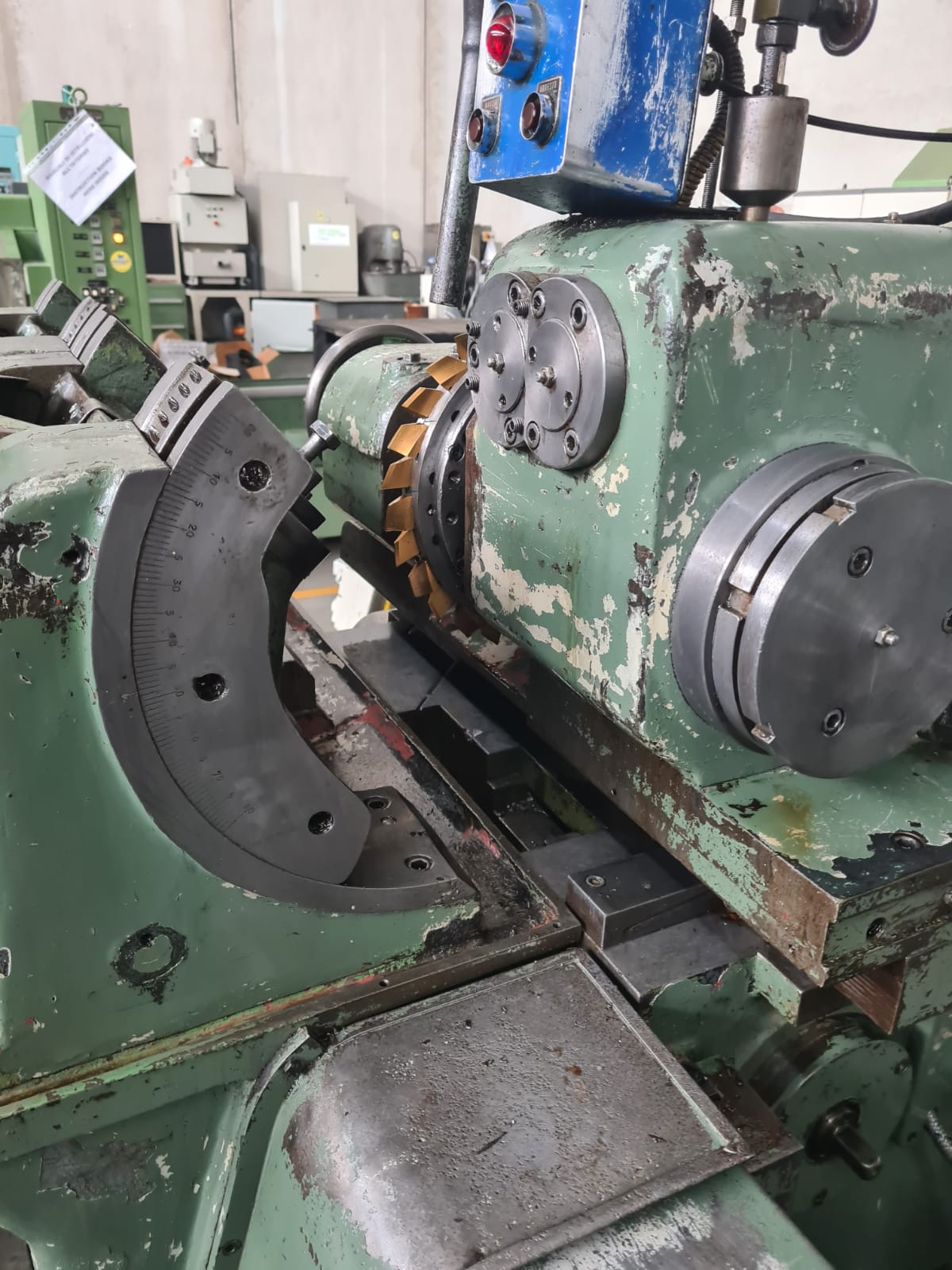 Usato Dentatrice per ingranaggi conici diritti  KLINGELNBERG BF 201A - sgrossatrice