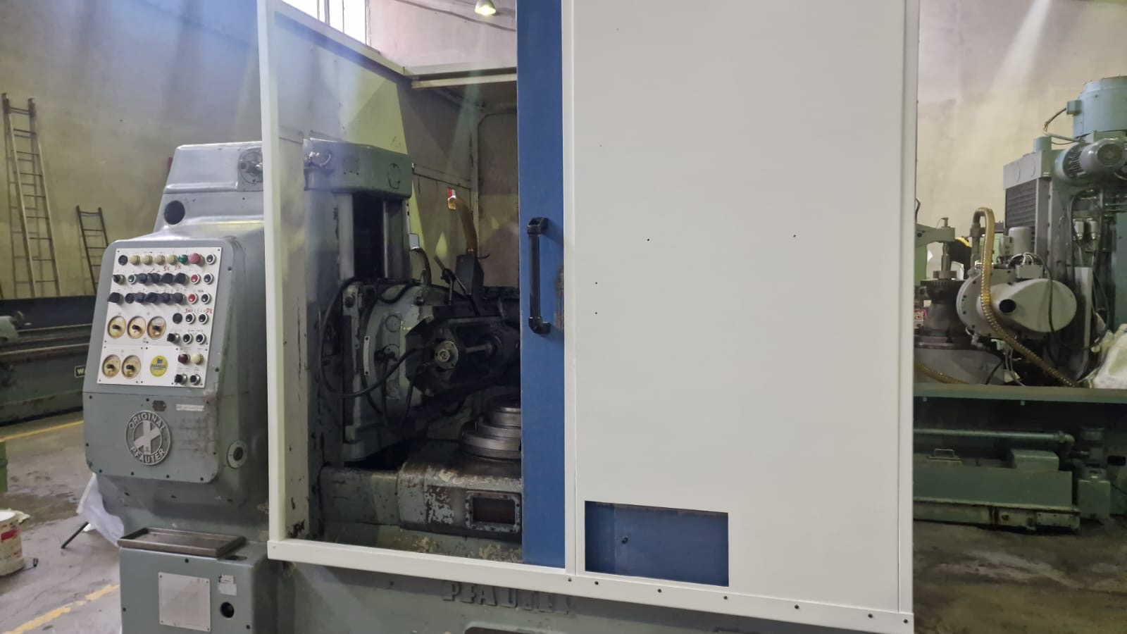 Usato Dentatrice a creatore PFAUTER P 630